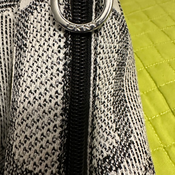 Cute Sneakers - Picture 4 of 7